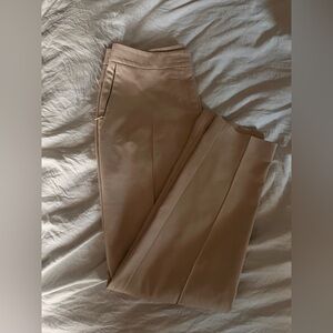 Arkis Punto tan capri pants with zippered pockets. Light tan size 4